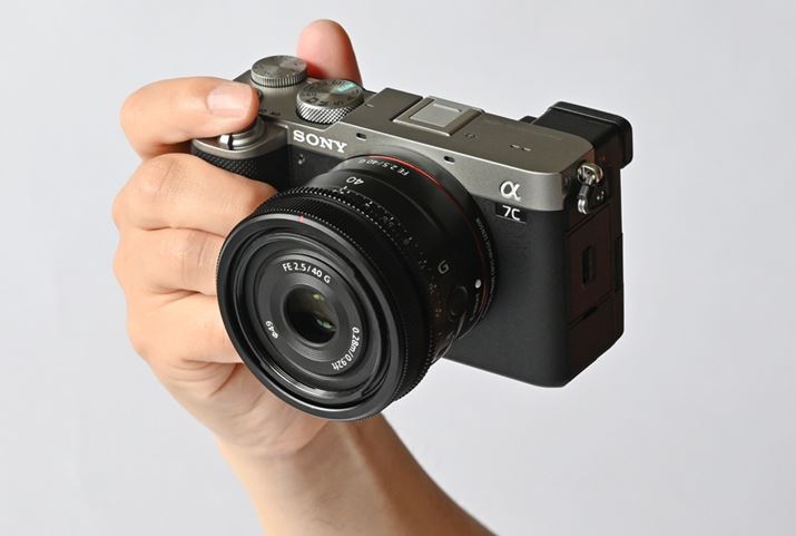 3{Ƃdʂ180g؂ĂāiFE 24mm F2.8 G162gAFE 40mm F2.5 G173gAFE 50mm F2.5 G174gjA7CƑgݍ킹ۂ̎Bȇdʂ690gɂȂ܂