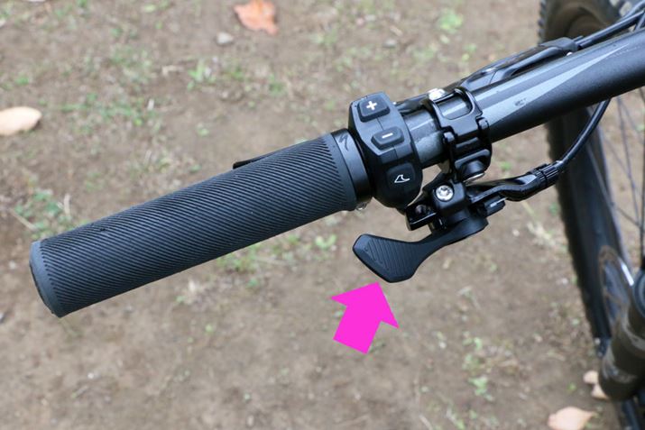 hbp[V[g|Xg̑샌o[͍葤̃Obv߂ɑĂ̂ŁAsɑfTh̍ς邱ƂłBȂÃo[̋߂ɂu{vu|ṽ{^̓AVXg[h؂ւ邽߂̂́BuECOvuSPORTvuTURBOv3ނ̃[hpӂĂ