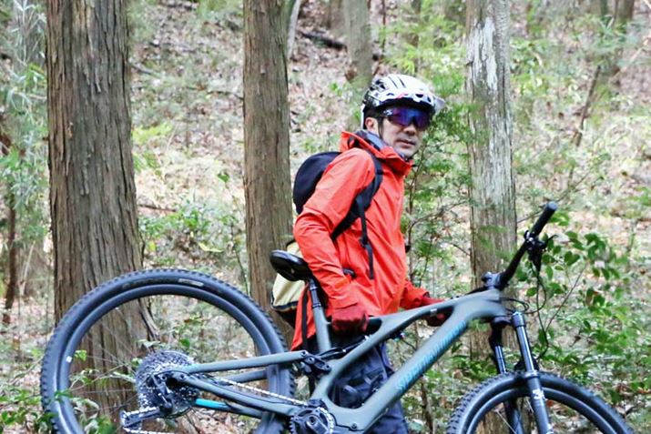 ܂łM҂ƂƂe-MTB̌؂sĂĂ鍲^Ⴓ񂪁A͂ĂꂽI e-MTBłȂAʂ̃}EeoCNł̃CfBOoLxȃxeC_[̕]DȂ炨`