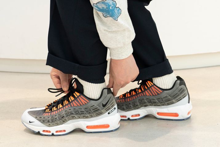 1990ÑfUC炵A{[̂tHƖڂЂzFŁANbvhpcƂDI