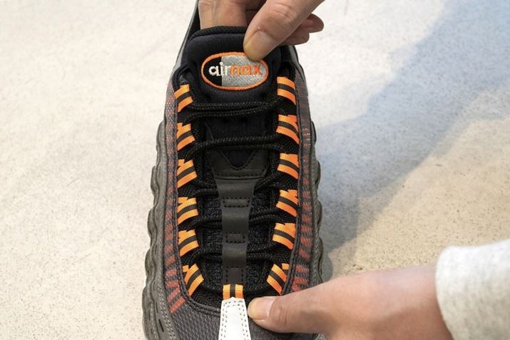 V[z[̃e[v́AIWƃubÑc[g[J[ŃAWBf́uCgjO{gvJ[AzArrbhȃANZg