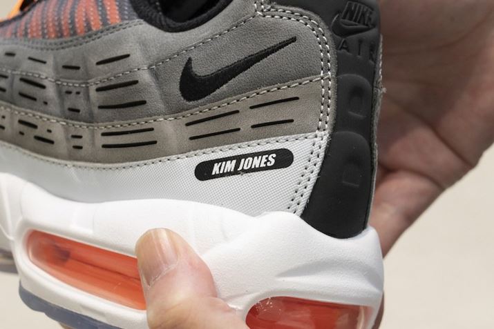 q[ɂ́AXEbVƂƂɁAR{[V̏؂ƂLEW[ỸSƃI