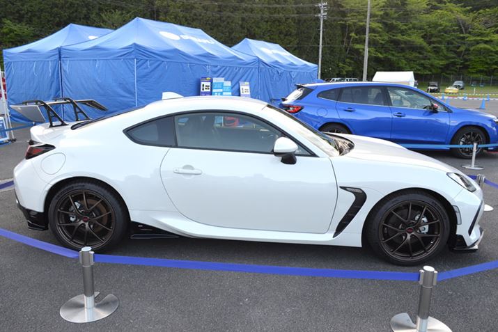 Xo V^uBRZvSTI Performancep[cԂ̃TChC[W