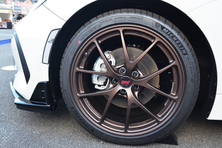 GT300}VƓ}bguYJ[́ABBS18C`bzC[