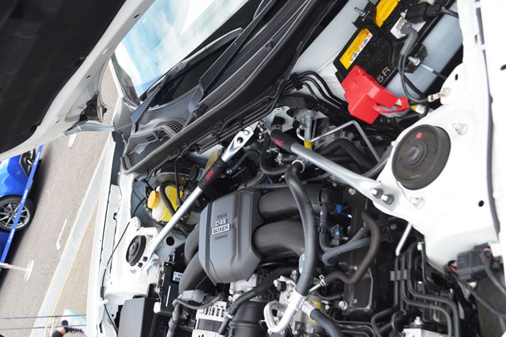 ]^ōD]AtgXgbgƃoNwbhԂs{[gݍ܂ꂽp[cŕ⋭邱ƂōmۂutLVuVo[v́AV^BRZɂ̗pĂ