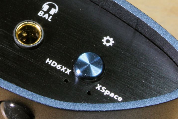 tg̃wbhzWbNeɐ݂ꂽ؂ւ{^AuMassdrop × Sennheiser HD 6XXvpActiveEQݒł