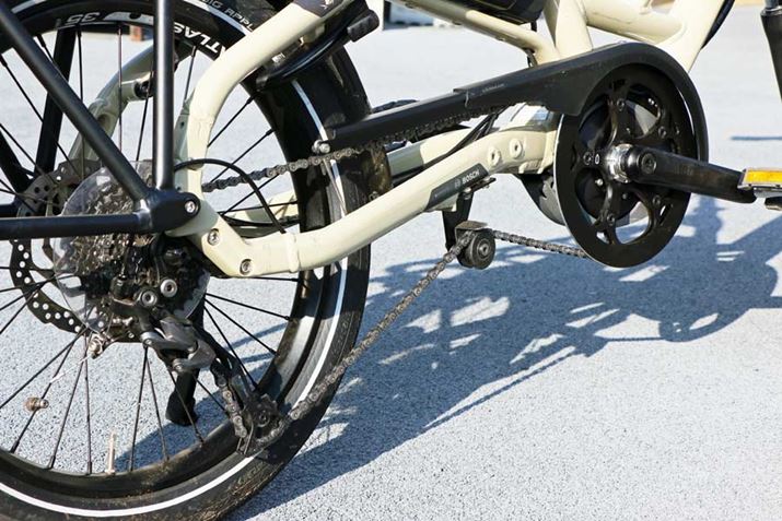 ϑMA̓V}muArIvO[hB`F[OȂ悤ɕ⏕IȃXvPbg̗pĂB`F[Jo[Ă̂ŁAɂ