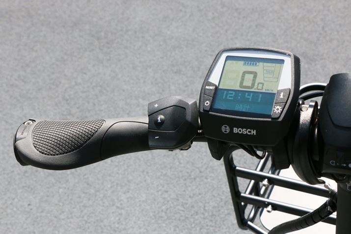 AVXg[h́uTURBOvuSPORTvuTOURvuECOv4[hpӂĂA葤́u{/|v{^Ő؂ւBŒ100km̃AVXgs\