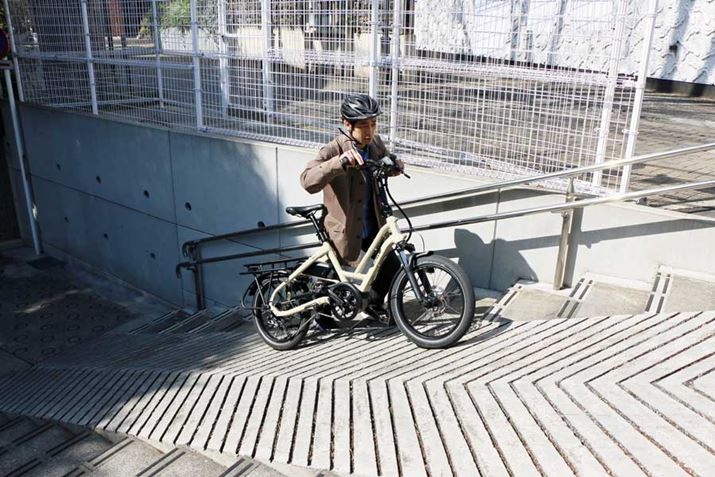 A̐ɂKił͎]ԂēoȂ΂Ȃ炸Ał͎ԑ̂̏d