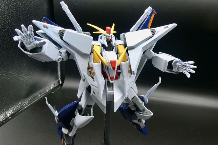 W񂪕ŁApbP[WȂǂɕ`ۓIȃ|[YČł܂