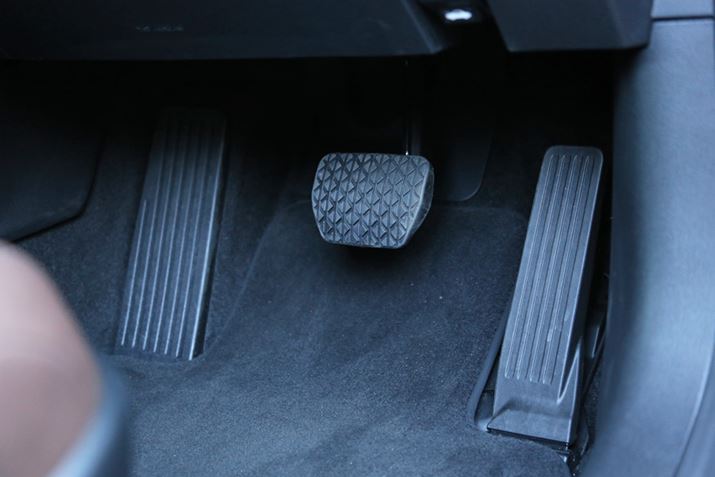 uMX-30 EVvŏCɂȂ̂Au[Ly_̓ݎn߂ɋ}G銴o