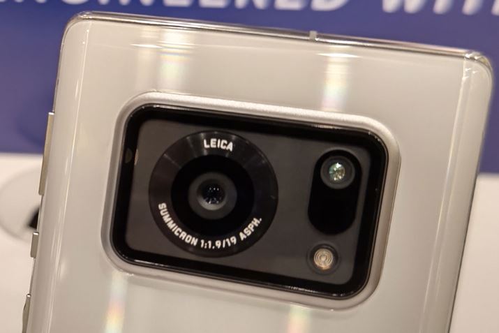 CJ́A2,020f̃C[WZT[ƁAI[gtH[JXpToFZT[gݍ킹A{Iɂ̓VOJdl