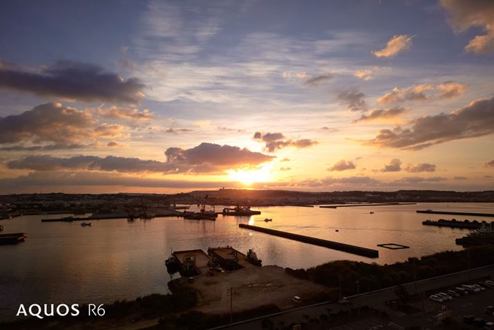 ZT[^ƂŁA_Ci~bNW傫LB邢[Õ܂ŎRȊKŎBeł