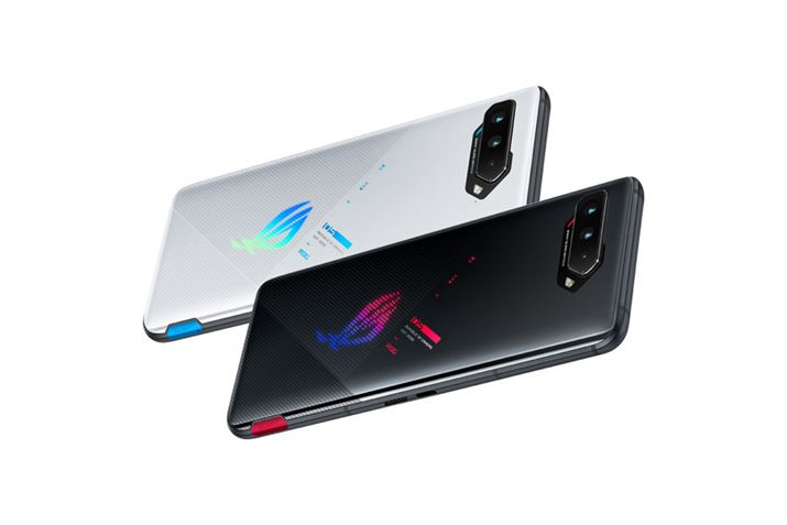 ASUS̃Q[~OX}zŐVfuROG Phone 5v{㗤