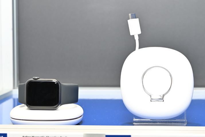 Apple WatchuŃtXs[h[dłApple WatchC[dB1.2m̊莮P[u̗pBP[u[̈ႢUSB-AUSB-C2fCAbvB63ŁAi3,990~