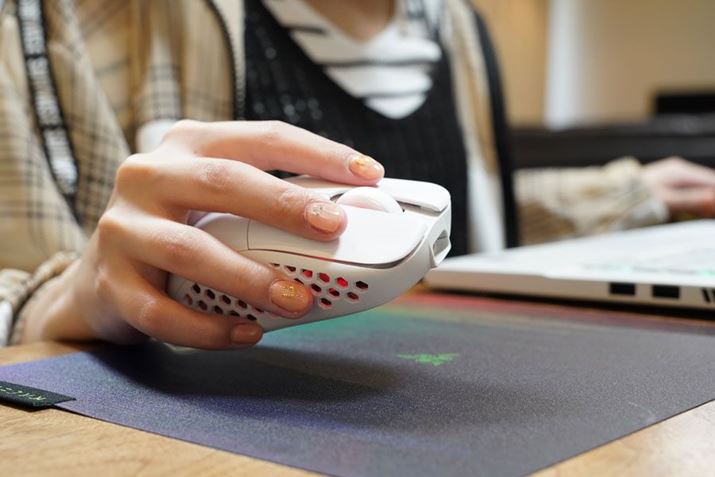 }EXyʂȂ̂ŁAFPSłfɂΉł܂BɃCXŁA߂ႭKłI