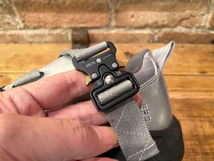 iCXgbv́AߋŃz[hdlȂ̂ŁAE̓C[W[BɁÃRuobN̗pĂ̂ŁA^tȈۂł