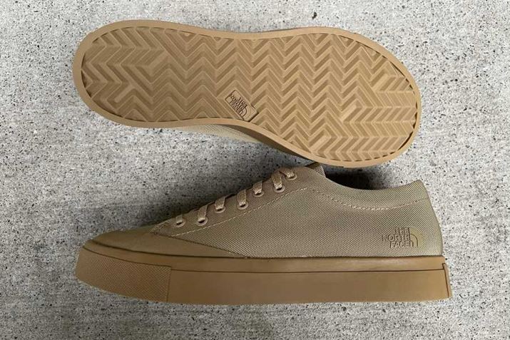 uVg [X EH[^[v[tiShuttle Lace WPjviiԁFNF52141j́uPv^×Pv^vJ[BTCgíA17,600~(ō)