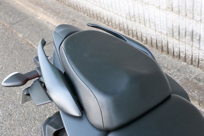 ^fV[g̓RpNgȂ߁ASn͂܂҂łȂB^fObṽfUC̓V[vȃC[W