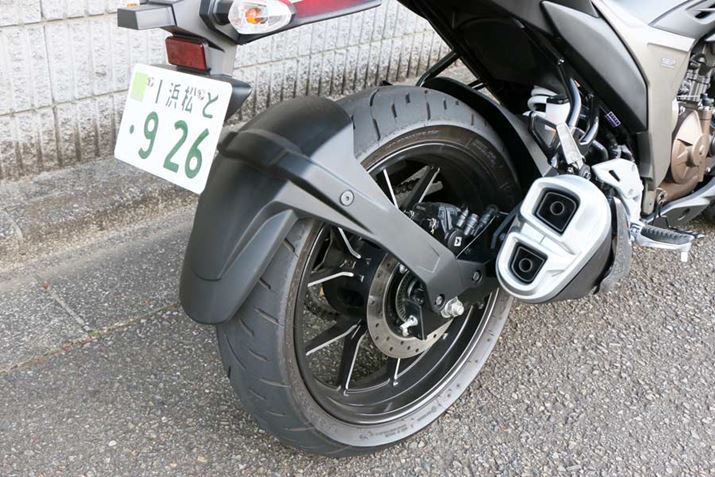 Aɂ́AXCOA[}Eg̃tF_[𑕔B150/60R17TCỸWA^C𗚂Ă