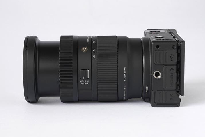 ][̑S͍Lp[20mmقǐLтĖ123mmBXCb`ނ͍葤ɃtH[JX[h؂ւXCb`𓋍ڂ̂