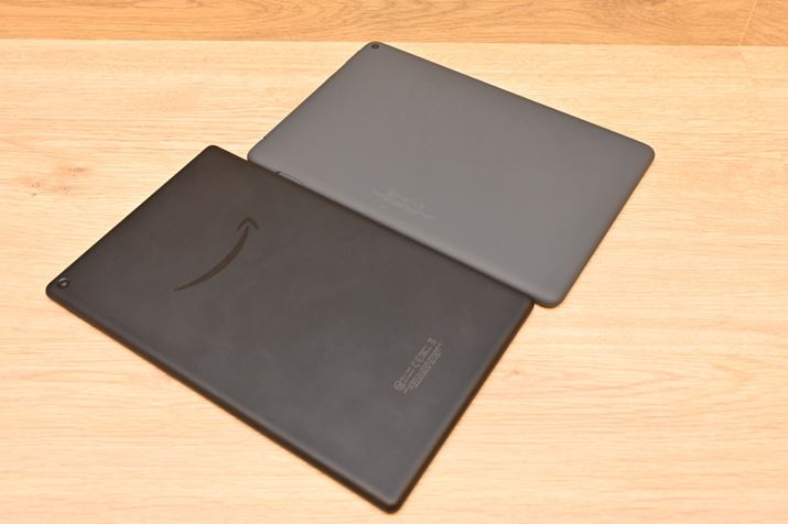 ccƂdȎ̊O̗pFire HD 10V[YƈقȂAʃfFire HD 10 PluśA炩ȎGŎɃXbƃtBbgĂIȊO̗pĂ̂|Cg