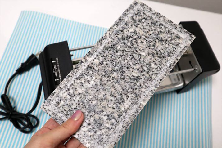 Ă΂͎OƂo܂BƏd{́u΁vłBƂK؂͂킩܂񂪁A̐΂̂悤ȐGSnłB{ɖ{̐΁iVRԛȂ̂ŁAc!?jȂł