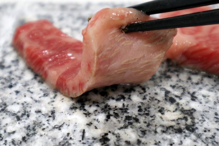 ΂ɐڂĂ镔ƏĂĂĂ̂킩܂I {ɂ킶Ƃł