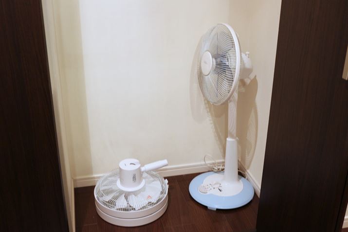 ʓIȐ@iEjƎ[ԂׂĂ݂ƁAYHX-FGD30͂炩ɃRpNg