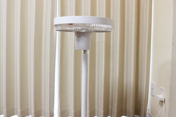 œU͍Ê݂łA蓮ŏ90°܂Ŋpx߂ł܂