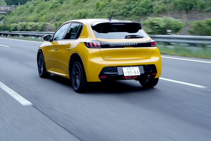 ^ԂȂfUC̍ɂHł̑݊AAfUC͍犴܂