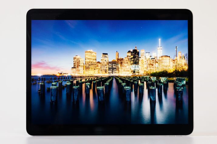 100F1̍RgX12.9C`iPad ProLiquid Retina XDRfBXvC