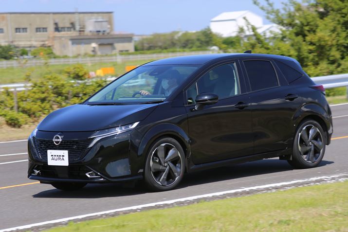 Yum[gI[viG FOUR leather edition [4WD]j̑sC[W