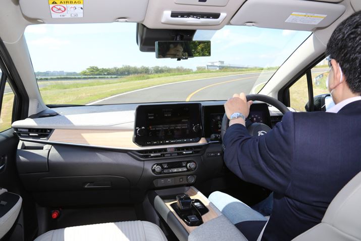 Yum[gI[viG leather edition [2WD]j̎C[W