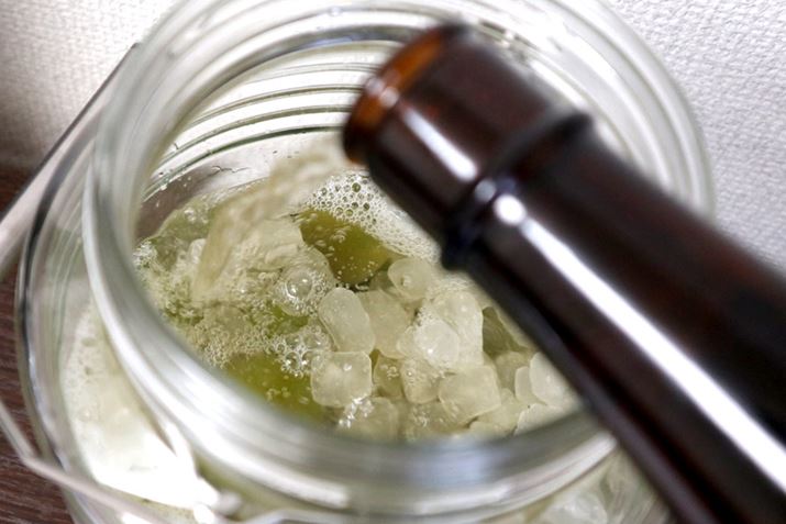 ~ƕXׂēꂽA{ƒł܂B