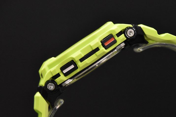 x[̃XbgAP[X̓ʕɂ͂ߍސV\̗pB]fuGBD-100vɔׂď^A^̑コĂقAXbg猩LN^[C̎oʂŁA蔖Ă