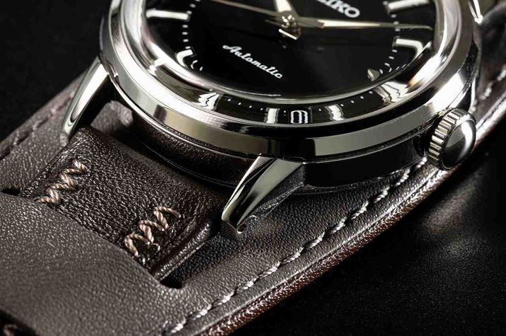 hP[XAXgbv̂ƂȂĐݏo▭ȗ̊