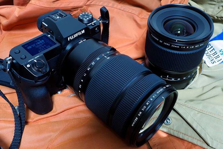 GFX100S̃{fB45-100mmF4̕WY[ƒLpGF23mmF42{莝ŎBe