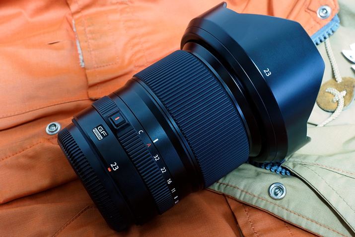 uGF23mmF4 R LM WRv͊JilF4A35mmZ18mm̒LpYBc݂ȂX܂ŃV[vɎʂĂ