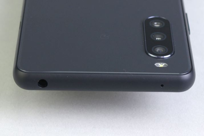 {fBʂɃwbhz[qzuBXperiaV[Yʂ̔zu