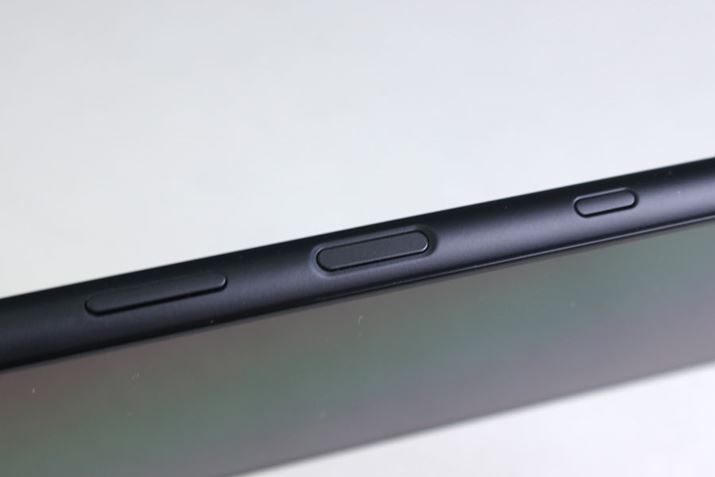 {^͉EʂɏWĔzuBʐ^i{fBjA{[AwF؃ZT[t̓d{^AGoogleAVX^ǧĂяo{^ƂсBVb^[{^͓ڂȂ