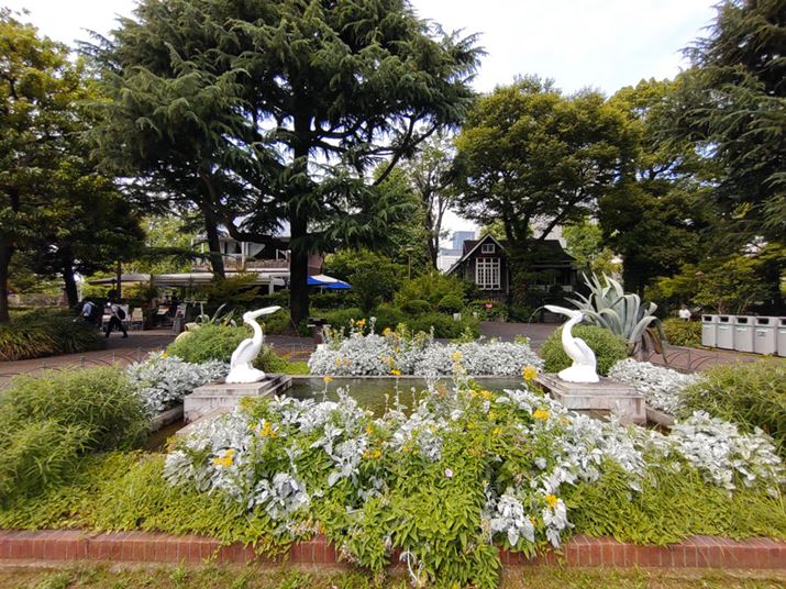 Ɠi𒴍LpJɐ؂ւĎBeB16mmƂLp̂߁AL͈͂\}Ɏ߂邱ƂłBWJƔׂƏAo[̃zCgoXB؂Ƌ̋ɋUFn߂Ă