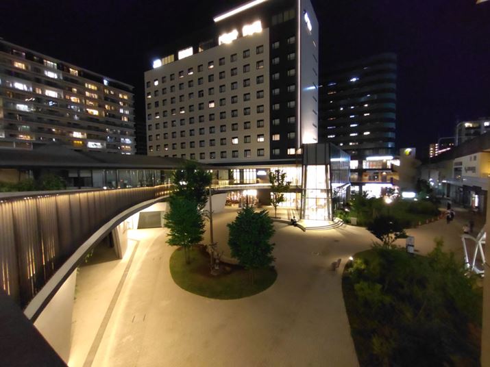 Ɠi𒴍LpJɐ؂ւĎBeBmCYԂ͗}Ă邪AHDR삵Ă̂̃nCCg̖Oa͌