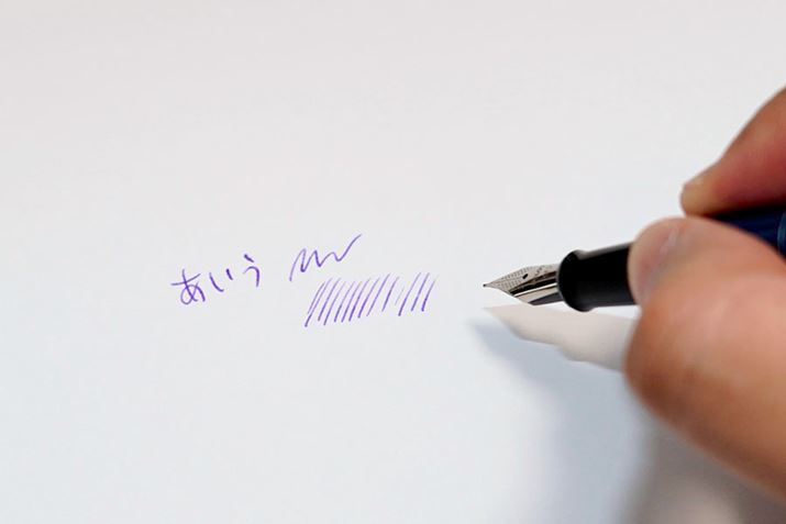 ̍D݃ob`̐FŏƃeVオ܂