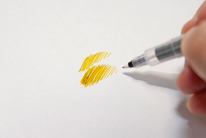 炵FƂƂccr~[ȐF̃y܂