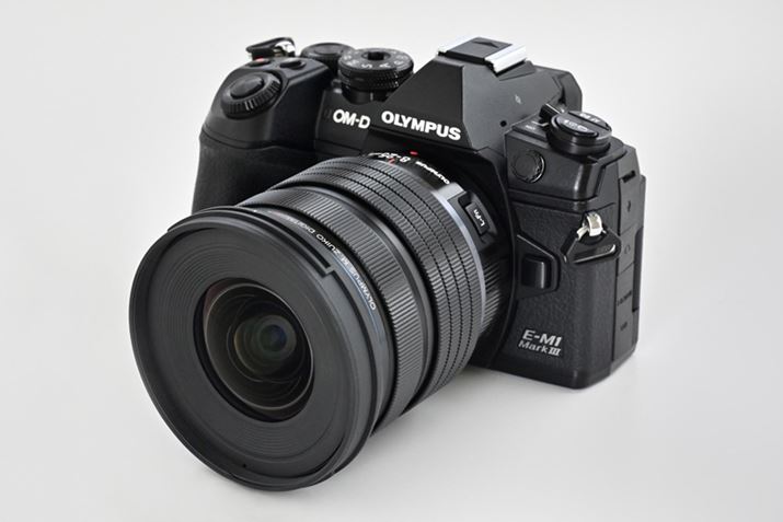 M.ZUIKO PROV[Y̍ŐVYM.ZUIKO DIGITAL ED 8-25mm F4.0 PROiJ{fBOM-D E-M1 Mark IIIj