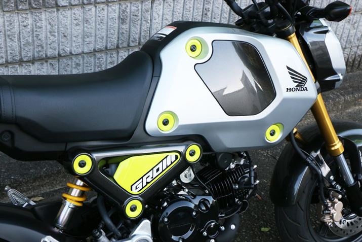 VEhƈ̌^ƂȂJo[̌ʂŃ^N啿ɂȂ悤Ɍ邪Aeʂ0.3LAbvĂȂ