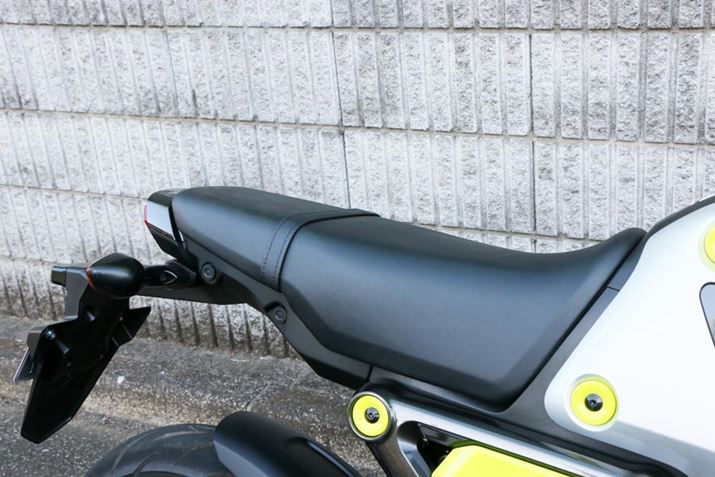 V[g͑OɒiȂtbgȌ`ƂȂA݂Ă