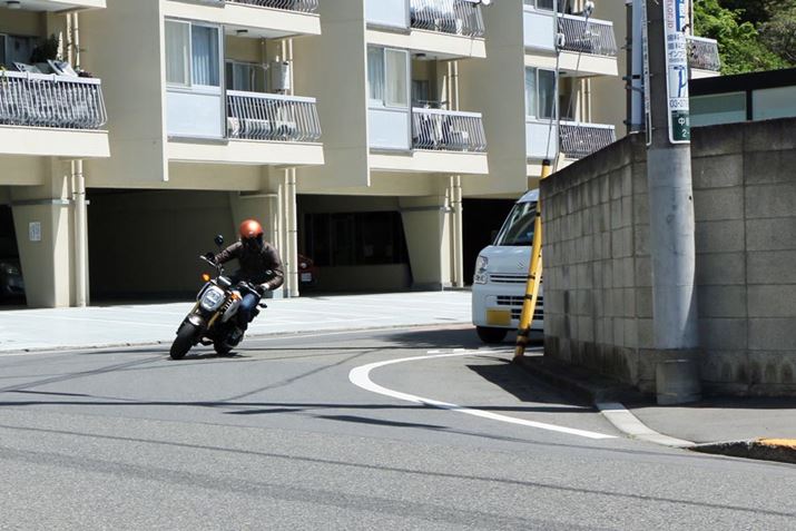 nhO͊{IɃNCbNAx悤ȃR[i[łsȊo͈؂ȂBʒuςȂẢeȂ瑖̂́gyĥЂƌɂ