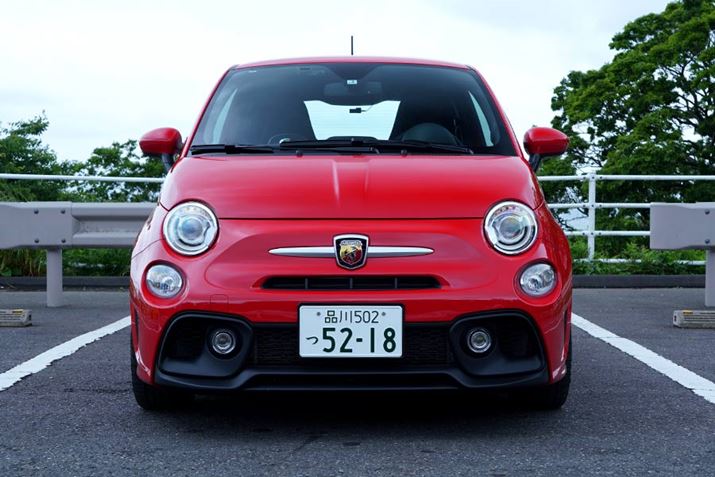 x[XƂȂutBAbg500vlANĂÂȂfUC